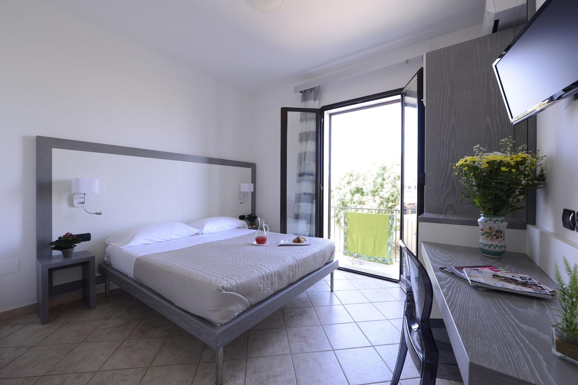 Oasis Hotel Residence Resort LMP Exterior photo