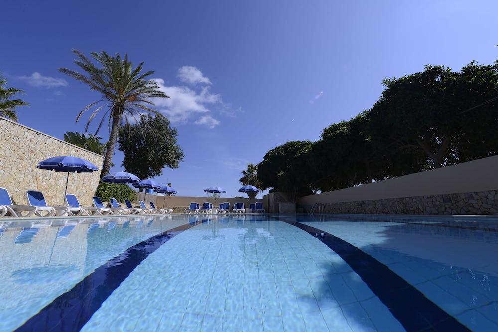 Oasis Hotel Residence Resort LMP Exterior photo
