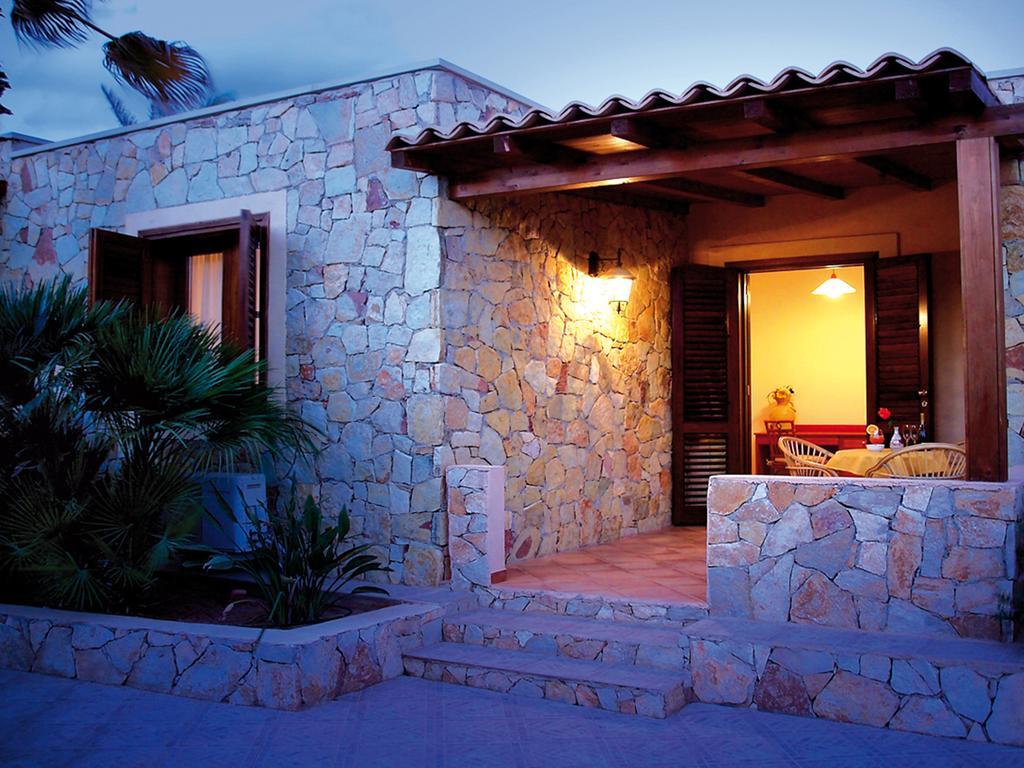 Oasis Hotel Residence Resort LMP Room photo