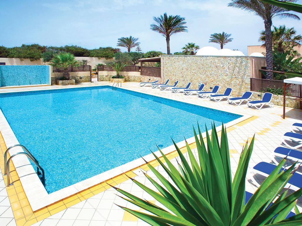 Oasis Hotel Residence Resort LMP Room photo