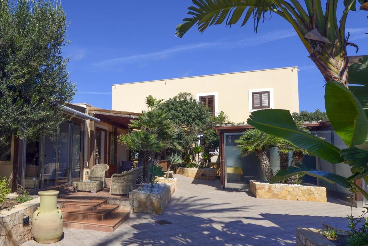Oasis Hotel Residence Resort LMP Exterior photo