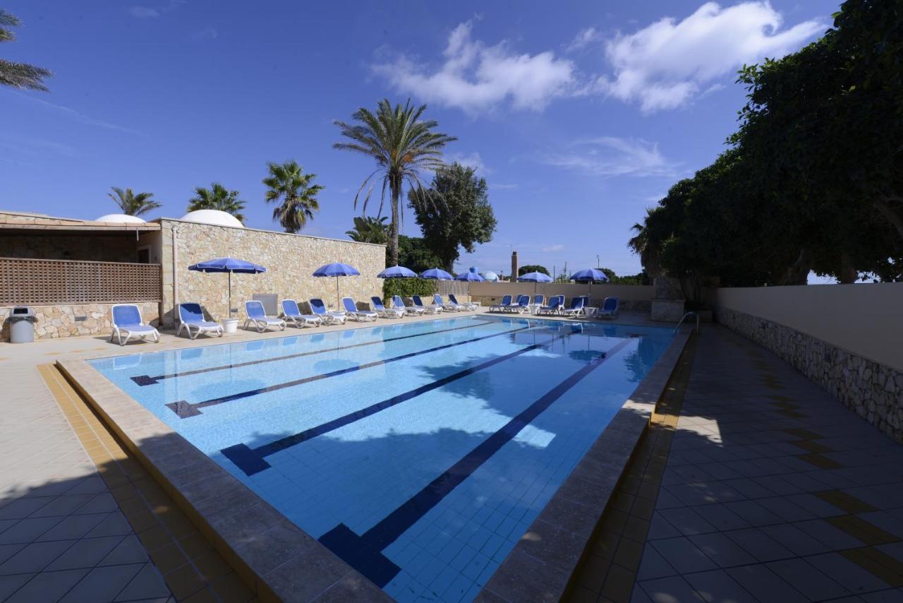 Oasis Hotel Residence Resort LMP Exterior photo